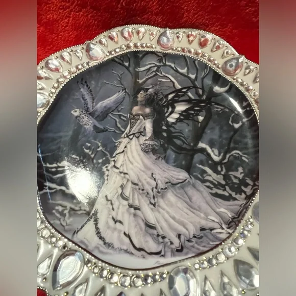 Limited Edition Crystal Enchantments Winter Journey Plate - Picture 4 of 8